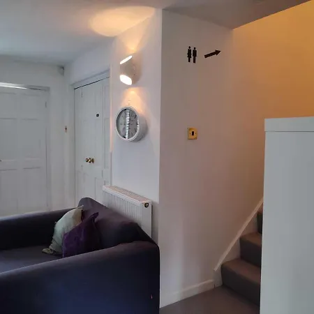 Serendipity - 4 Bedrooms - Big Garden - Near Manchester Airport, Whythenshawe Hospital And Roundthorn Business Park Esterno foto