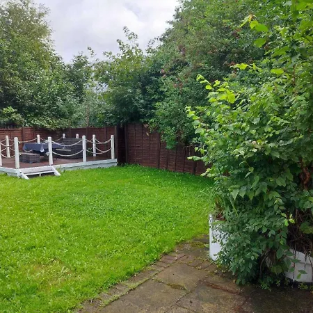 Serendipity - 4 Bedrooms - Big Garden - Near Manchester Airport, Whythenshawe Hospital And Roundthorn Business Park Esterno foto