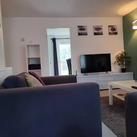 Serendipity - 4 Bedrooms - Big Garden - Near Manchester Airport, Whythenshawe Hospital And Roundthorn Business Park Esterno foto