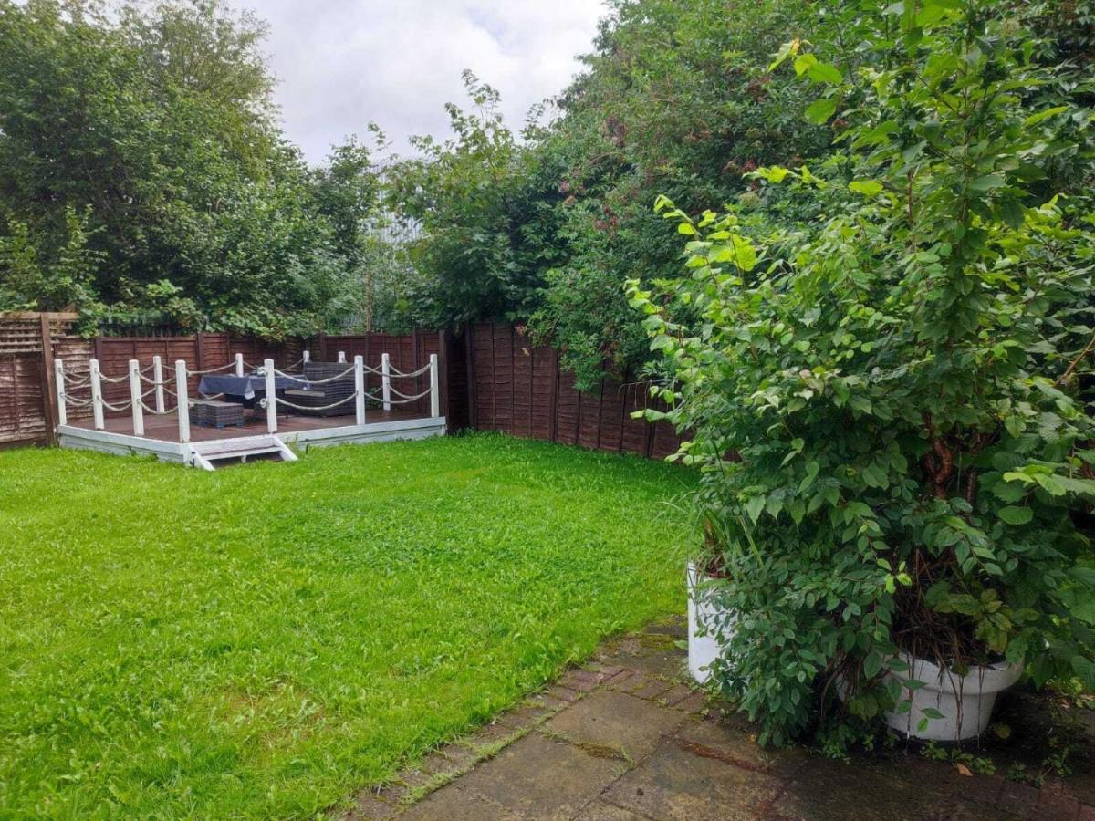 Serendipity - 4 Bedrooms - Big Garden - Near Airport, Whythenshawe Hospital And Roundthorn Business Park * Manchester