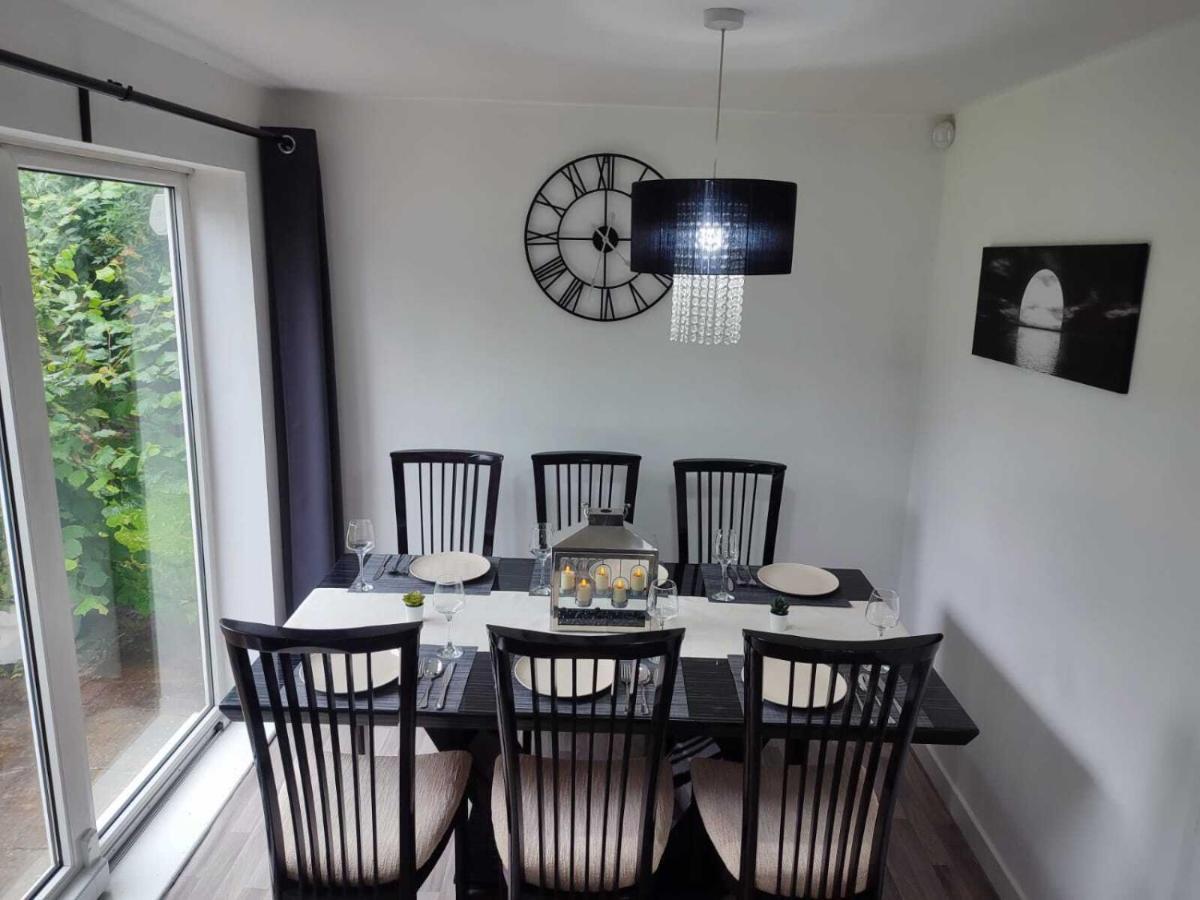 Casa vacanze Serendipity - 4 Bedrooms - Big Garden - Near Airport, Whythenshawe Hospital And Roundthorn Business Park